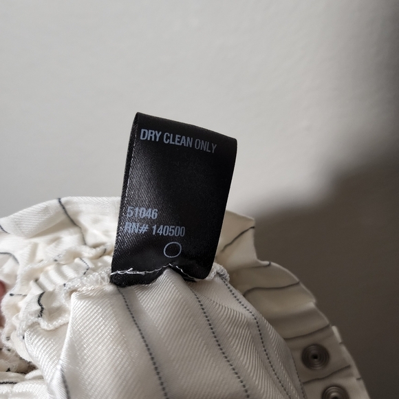 RTA Tara high rise silky stripe Paper Bag shorts in white black stripe size M - Picture 13 of 14